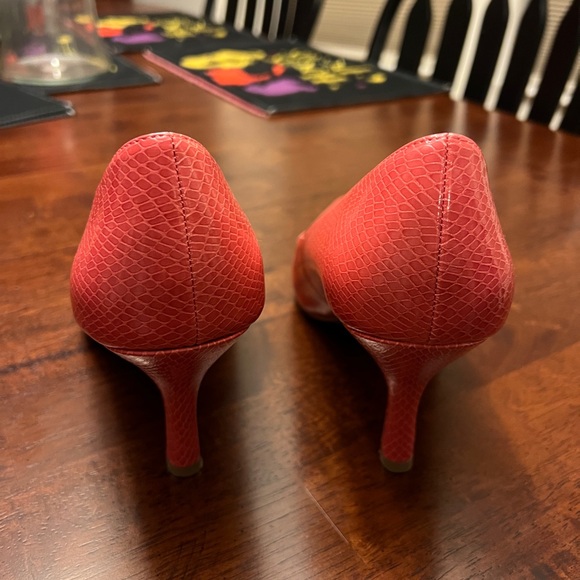 EUC Coral comfort plus pointy toe heels (size 10) by Predictions - Picture 4 of 5